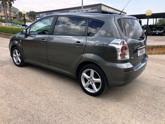 TOYOTA COROLLA VERSO 2.2 D-4D