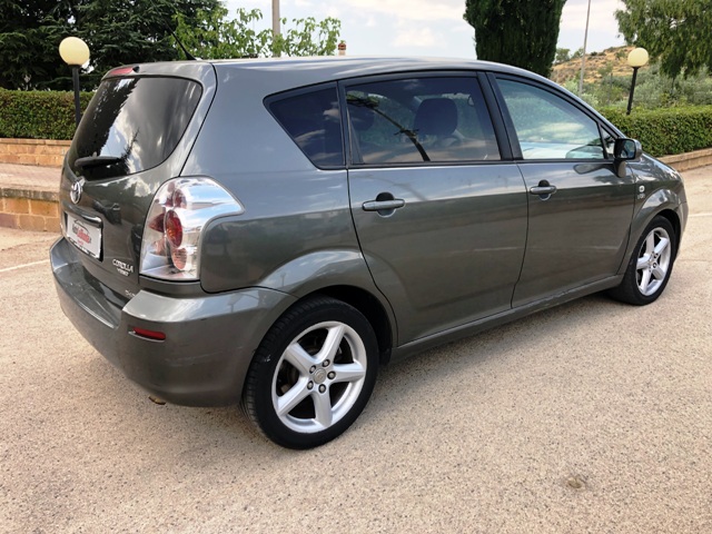 TOYOTA COROLLA VERSO 2.2 D-4D