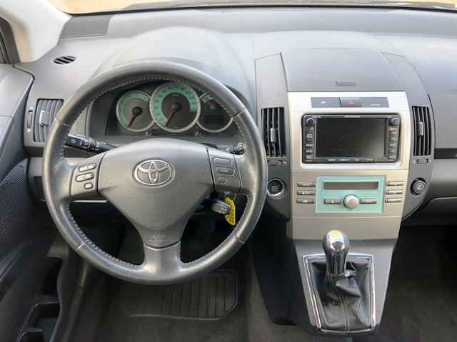 TOYOTA COROLLA VERSO 2.2 D-4D