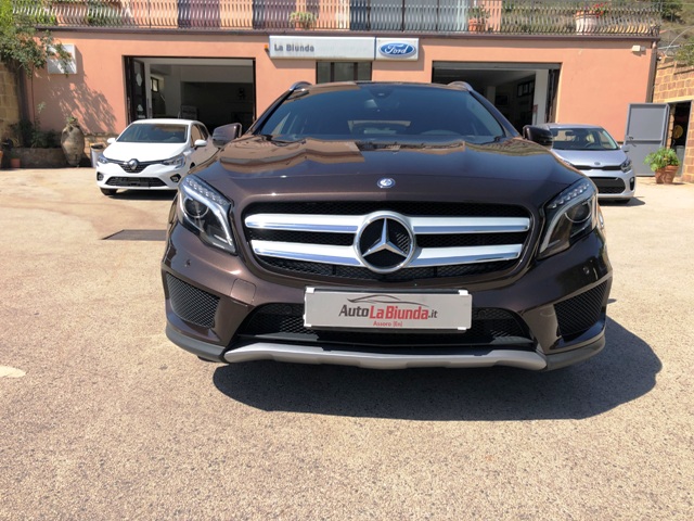 MERCEDES GLA 200D AMG