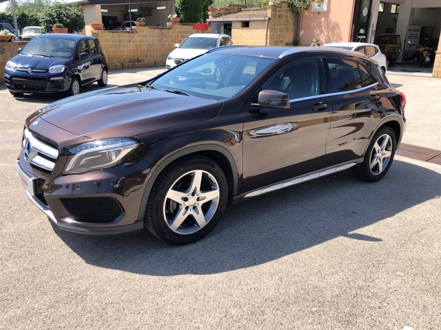 MERCEDES GLA 200D AMG