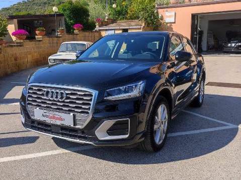 AUDI Q 2 