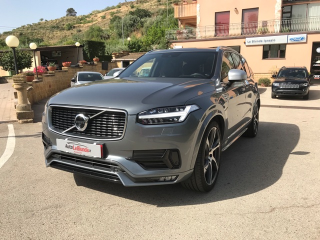 VOLVO XC90 R DESIGN